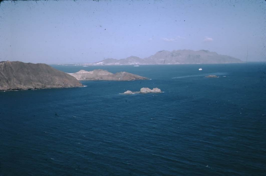 A body of water with islands in it

Description automatically generated with medium confidence